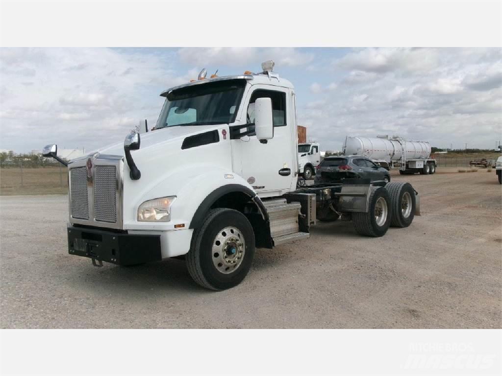 Kenworth T880 Tractor Units