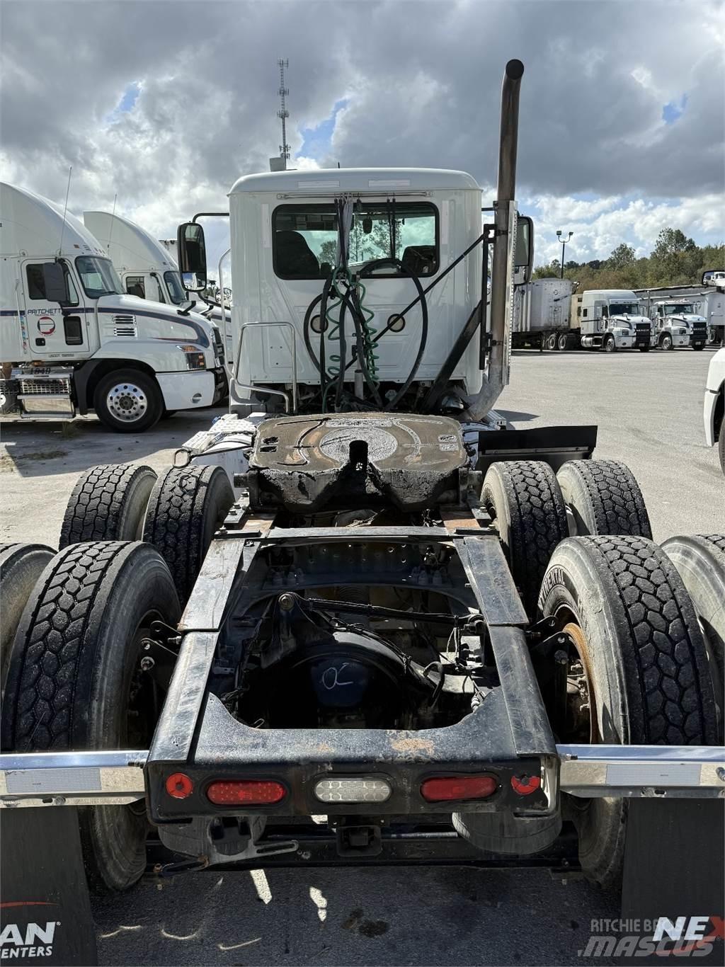 Mack AN64T Tractor Units
