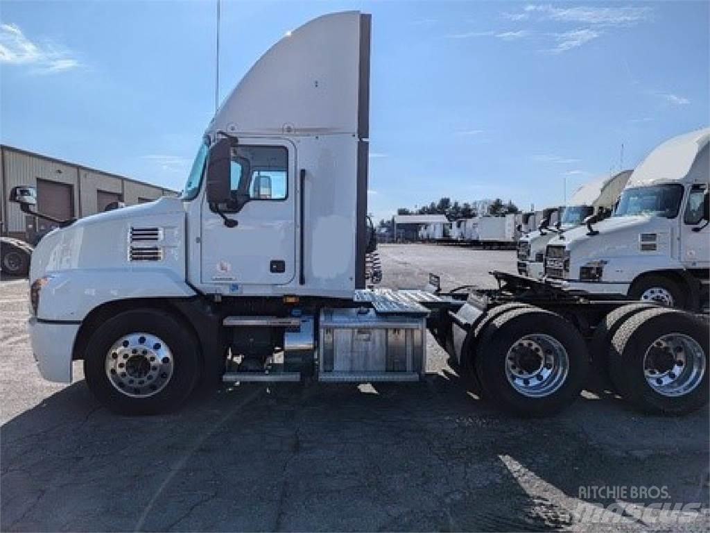 Mack AN64T Tractor Units