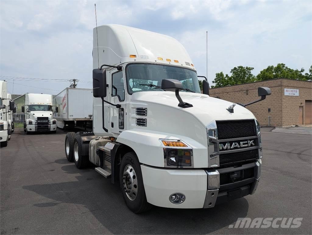 Mack AN64T Tractor Units