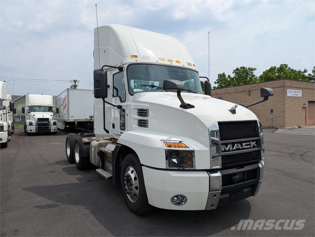 Mack AN64T Tractor Units