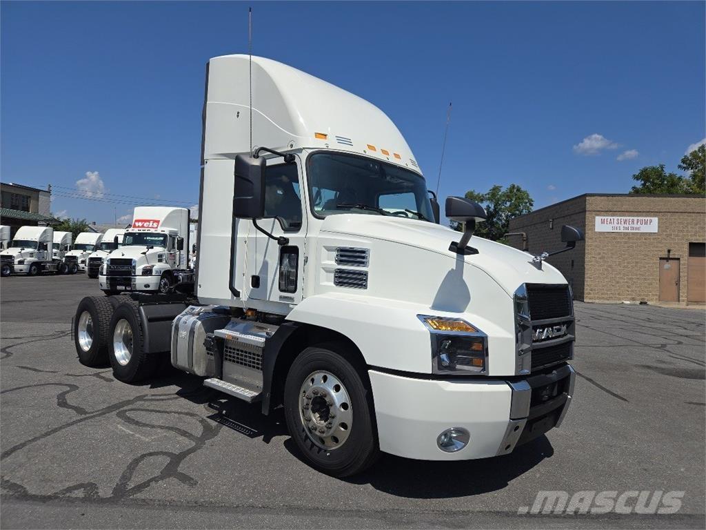Mack AN64T Tractor Units