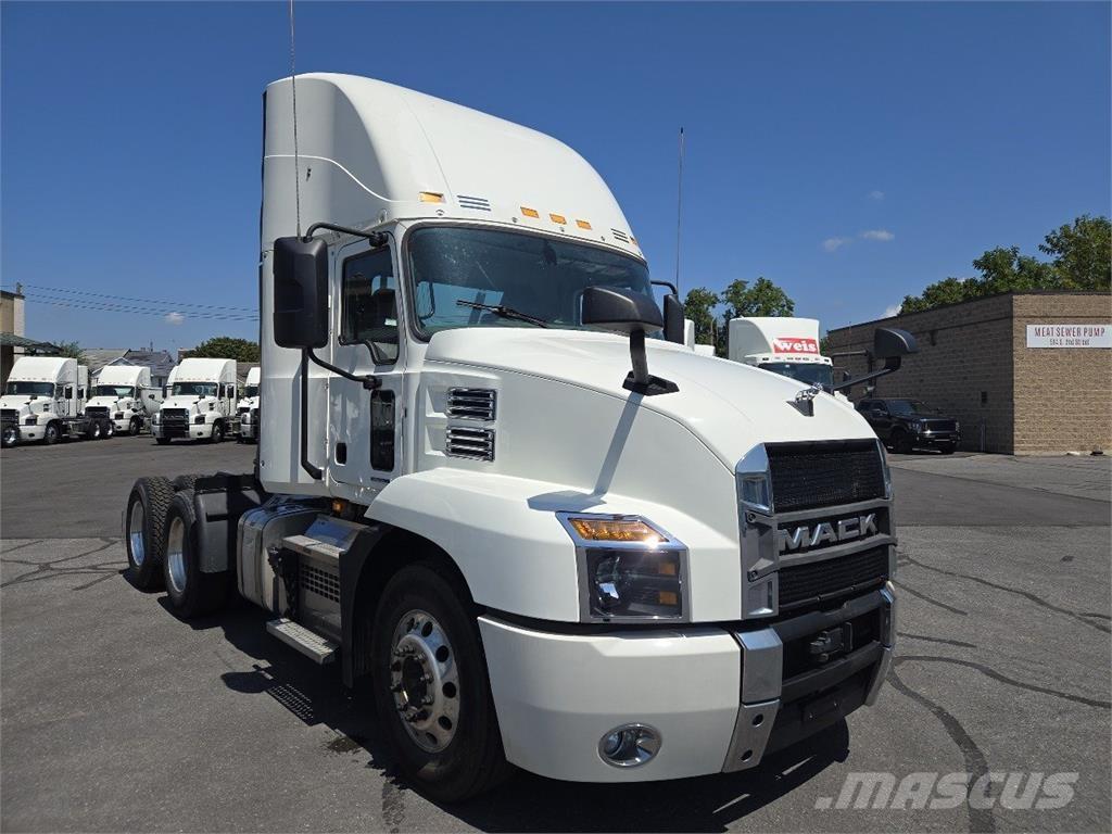 Mack AN64T Tractor Units