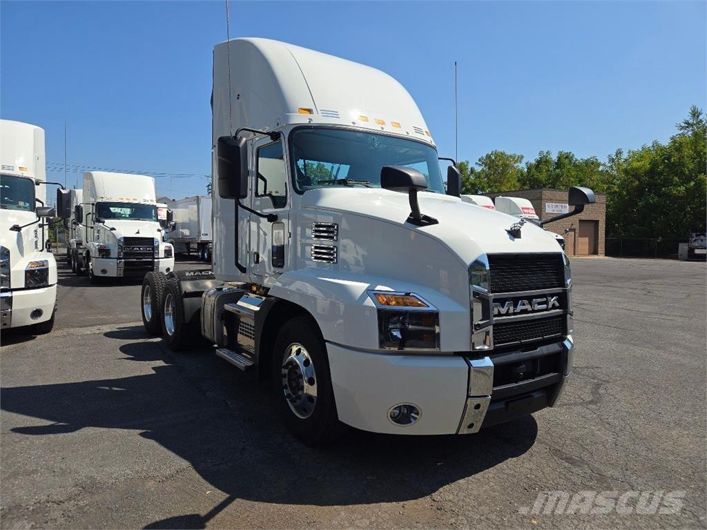 Mack AN64T Tractor Units