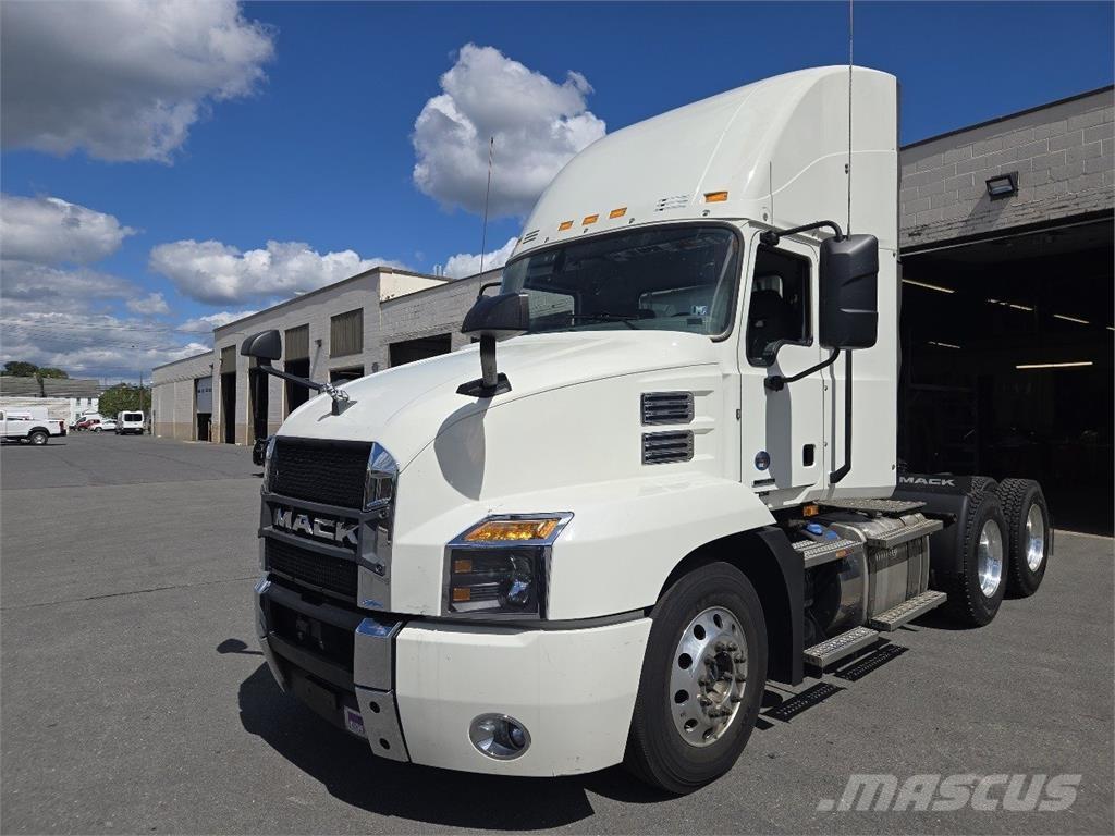Mack AN64T Tractor Units