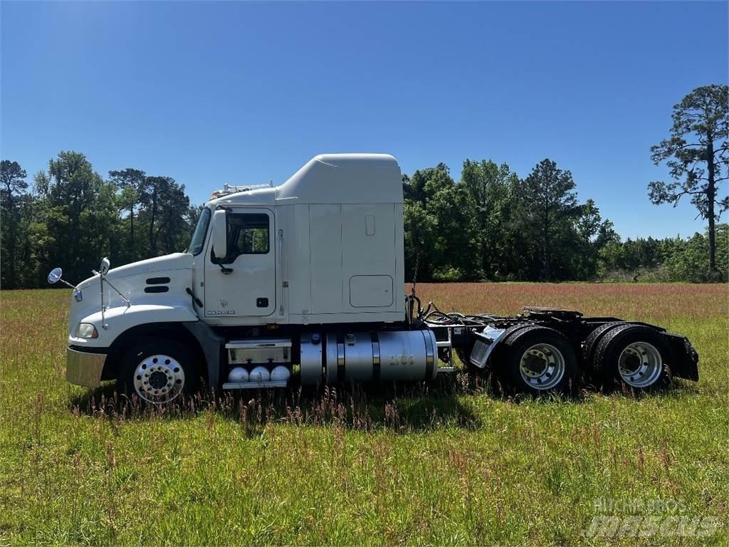 Mack CXU 613 Tractor Units