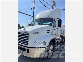 Mack CXU613 Tractor Units