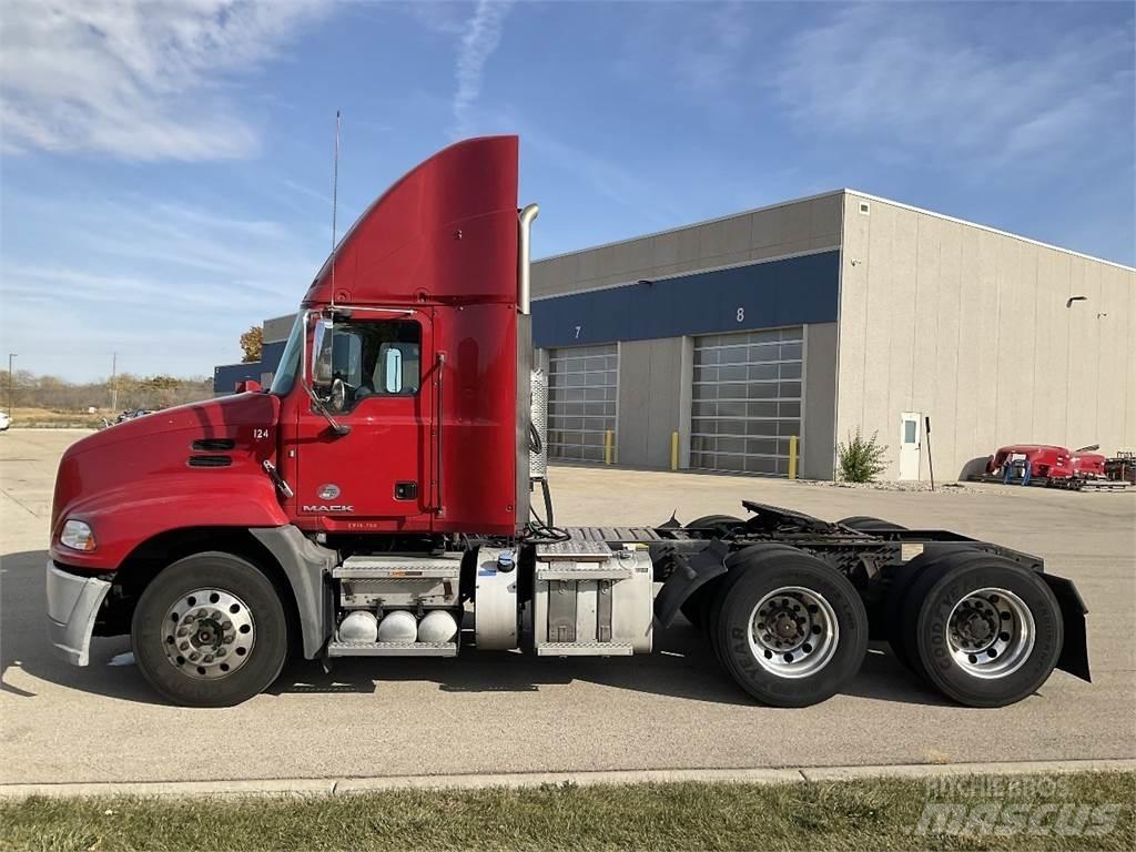 Mack CXU613 Tractor Units