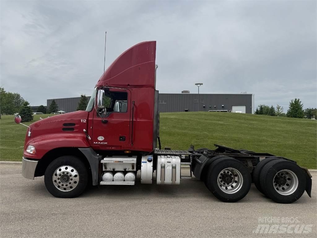 Mack CXU613 Tractor Units