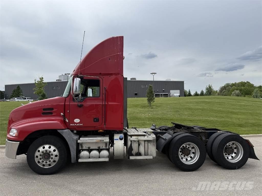 Mack CXU613 Tractor Units