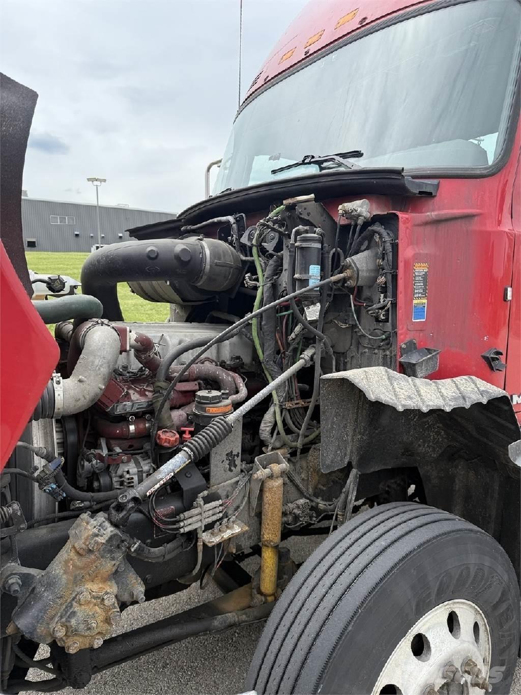 Mack CXU613 Tractor Units