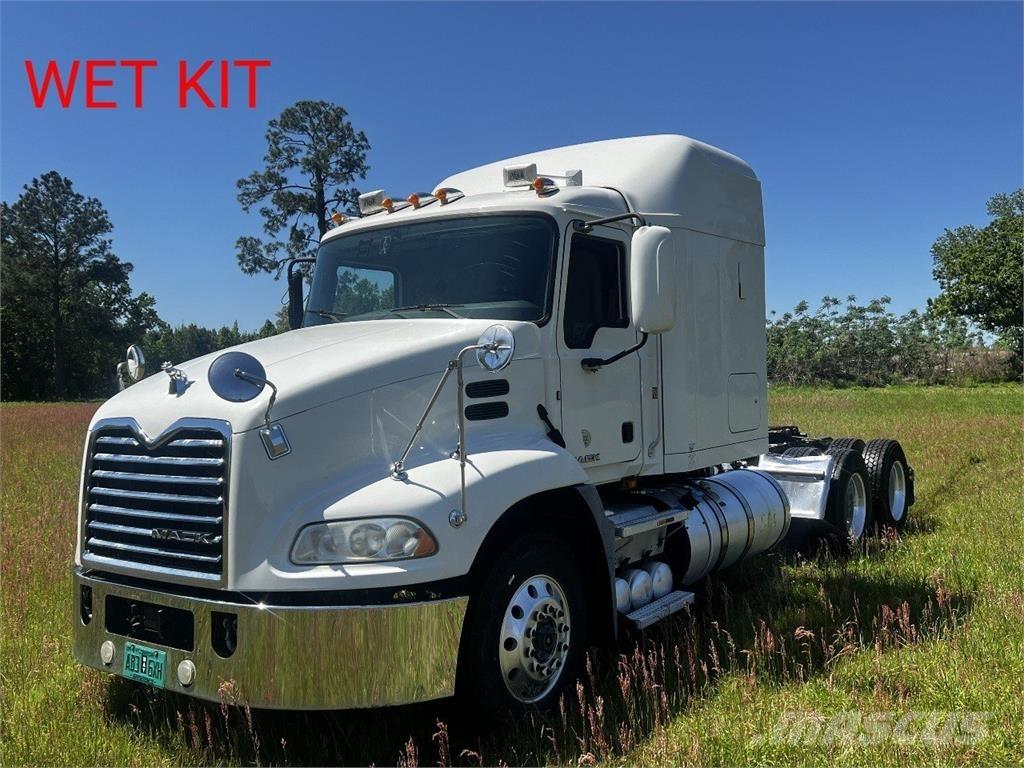 Mack CXU613 Tractor Units