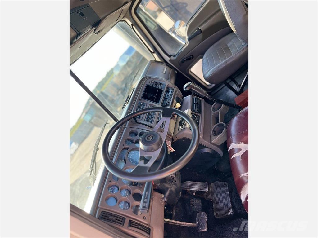 Mack Vision Tractor Units