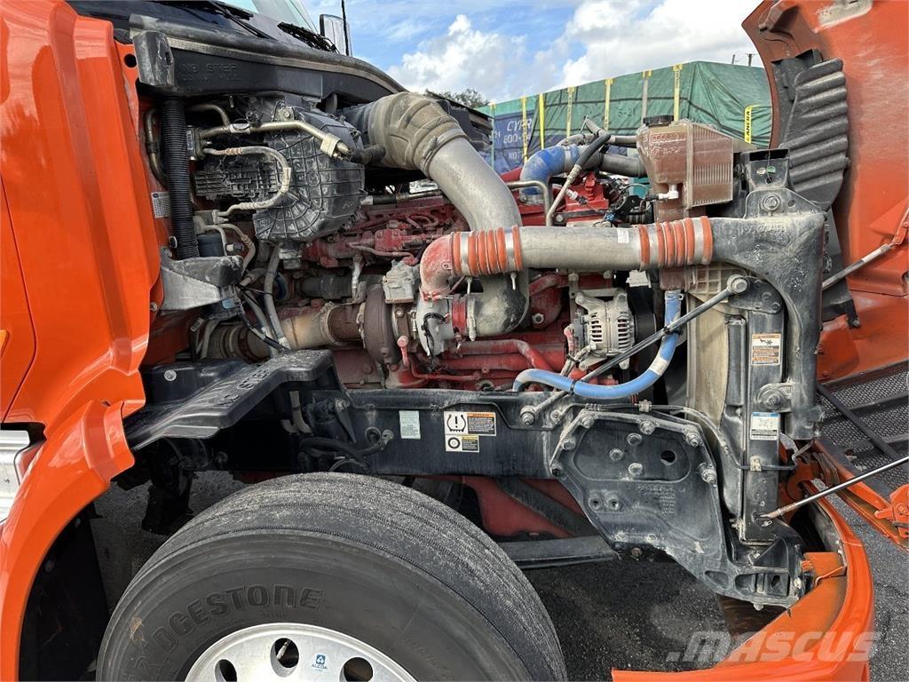 Peterbilt 579 Tractor Units