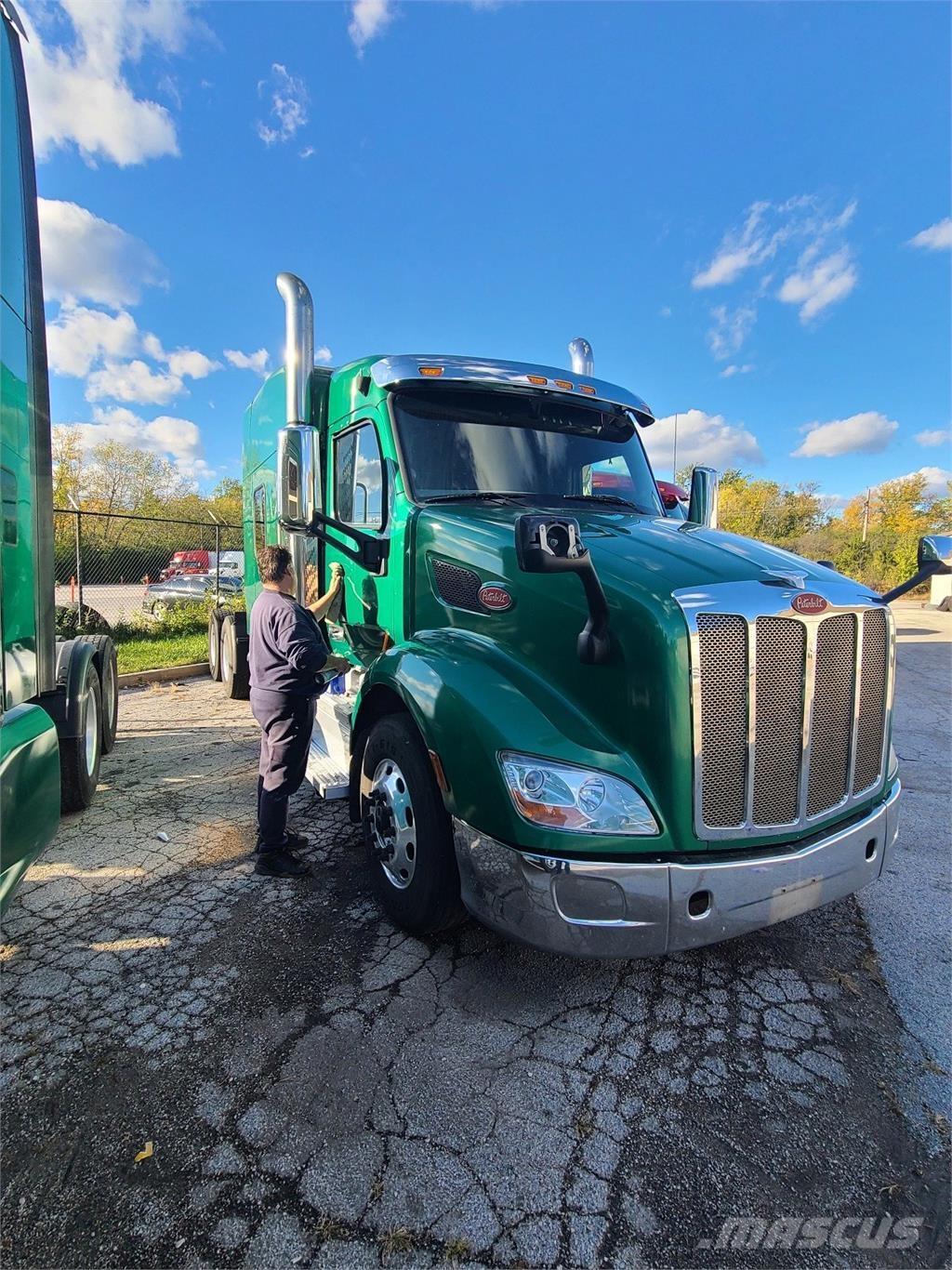Peterbilt 579 Tractor Units