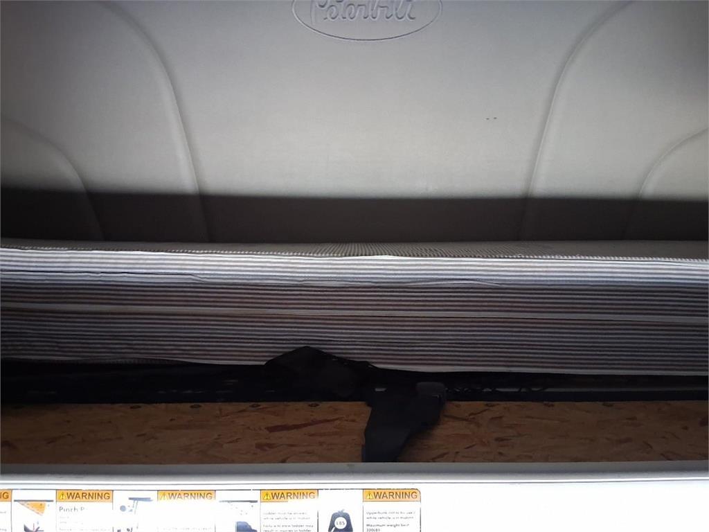 Peterbilt 579 Tractor Units