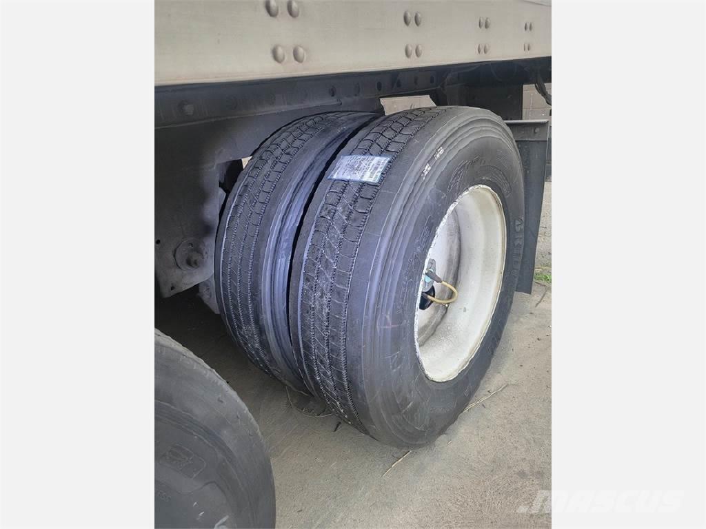 Utility VS2DX 36' Box body trailers