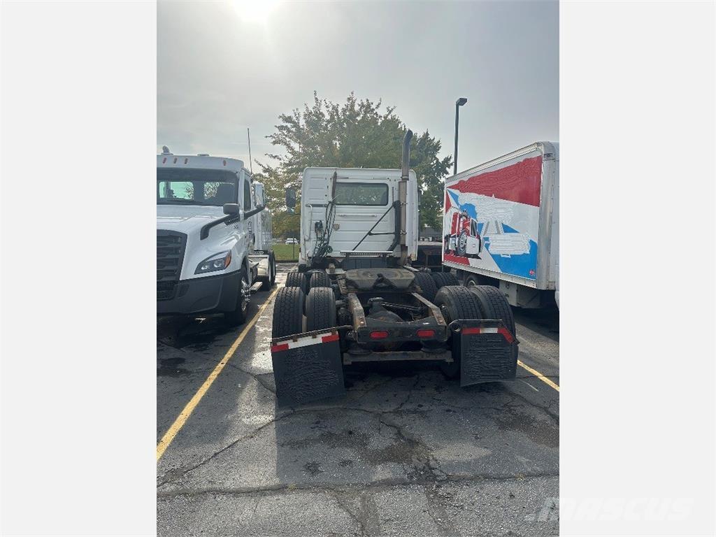 Volvo VNL Tractor Units