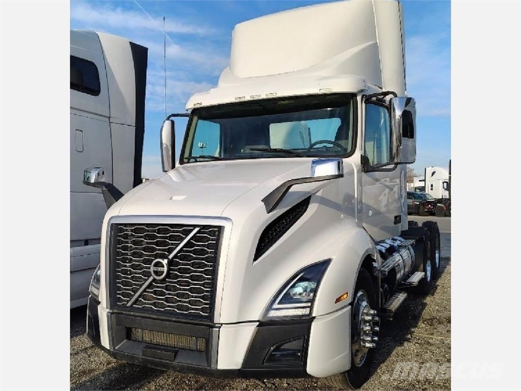 Volvo VNL300 Tractor Units