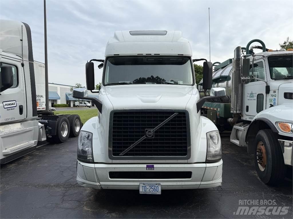 Volvo VNL64T670 Tractor Units