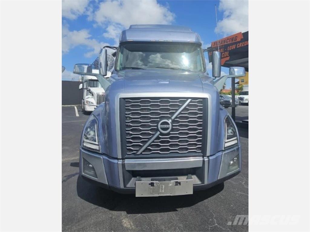 Volvo VNL64T760 Tractor Units