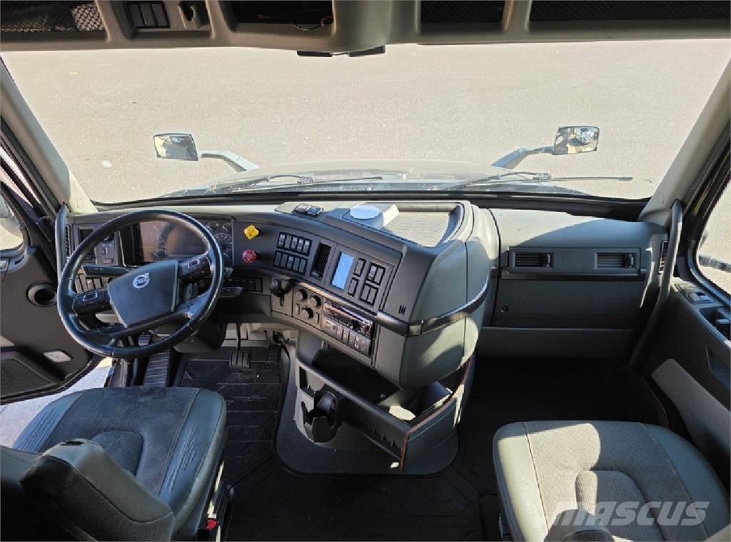 Volvo VNL64T860 Tractor Units