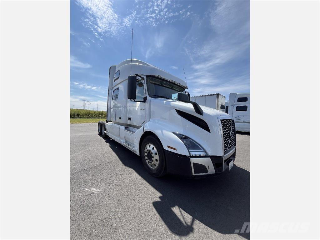 Volvo VNL860 Tractor Units