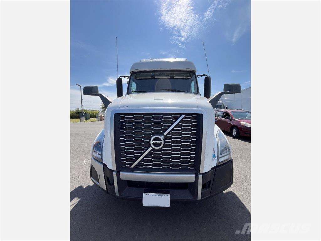 Volvo VNL860 Tractor Units