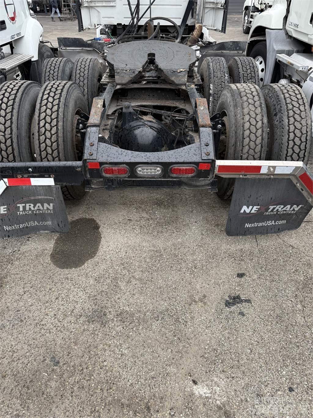 Volvo VNR64T300 Tractor Units