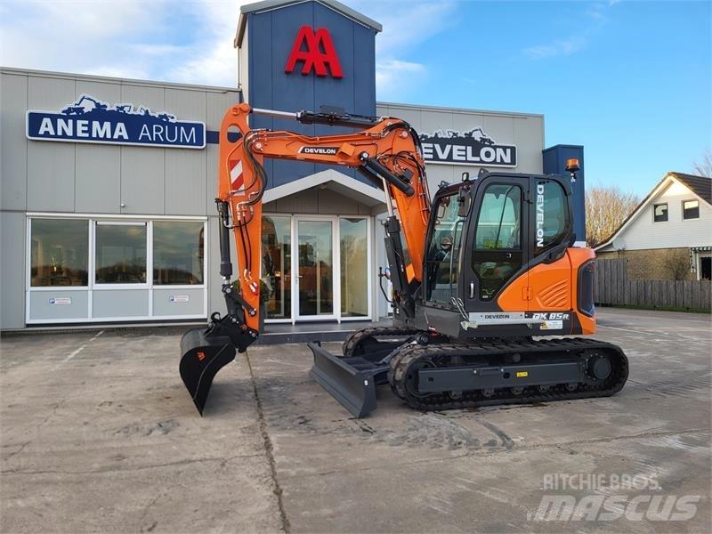 Develon DX85R-7 Midi excavators  7t - 12t