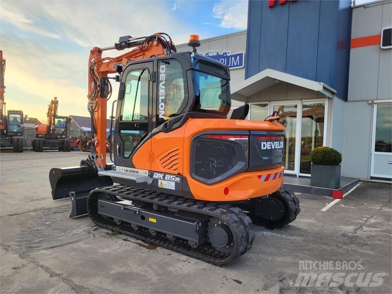 Develon DX85R-7 Midi excavators  7t - 12t
