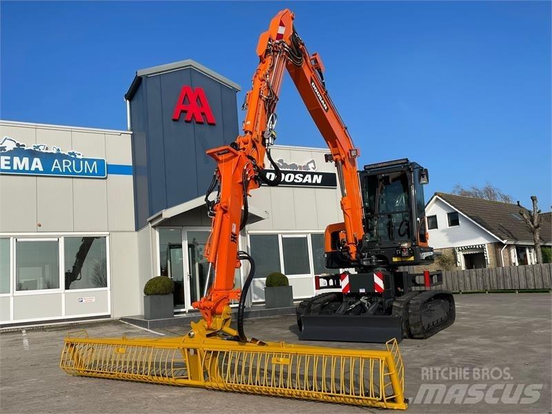 Doosan DX63-3 Midi excavators  7t - 12t