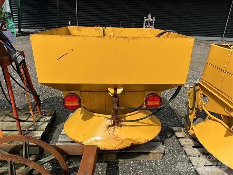Snowline  Sand and salt spreaders