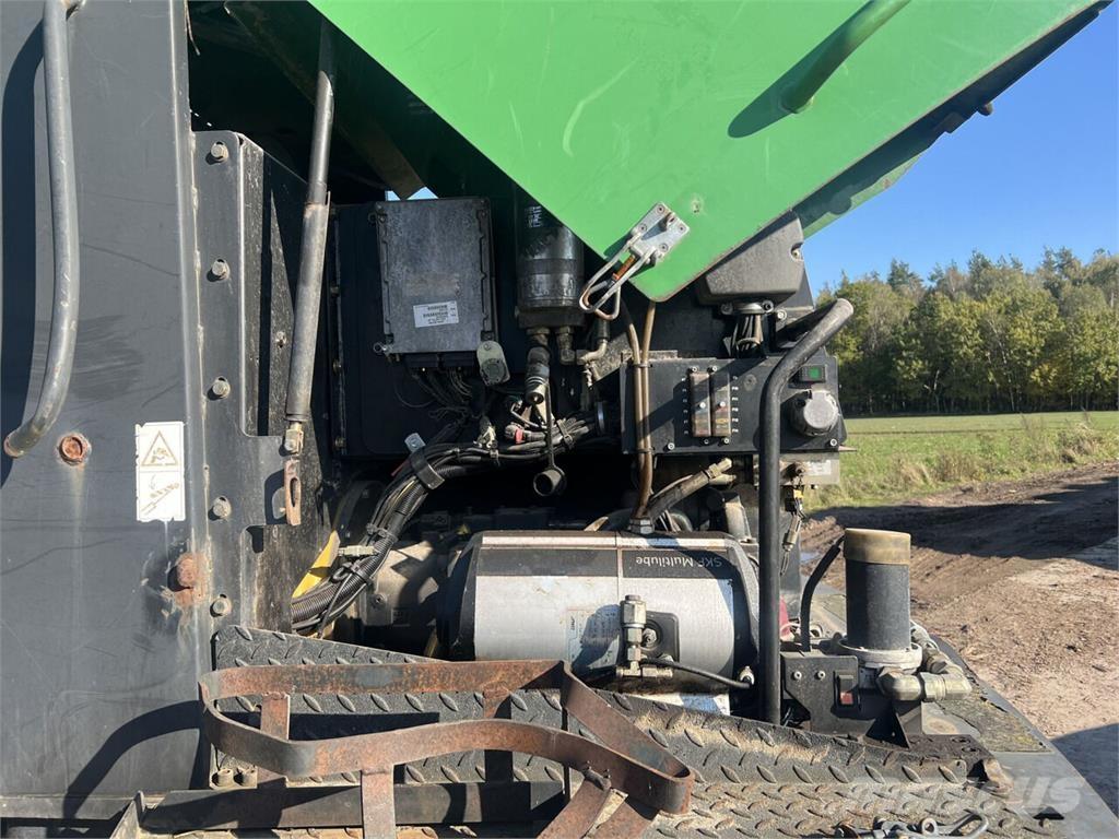 John Deere  Harvesters