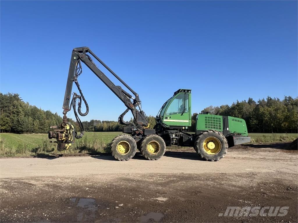 John Deere  Harvesters