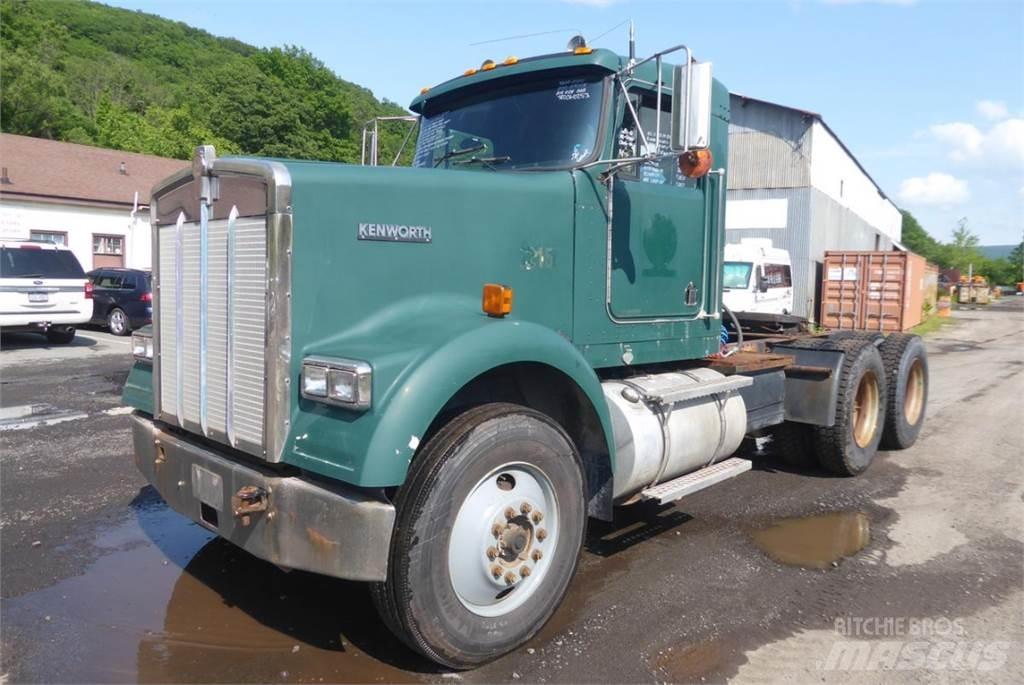 Kenworth W900B Chassis Cab trucks