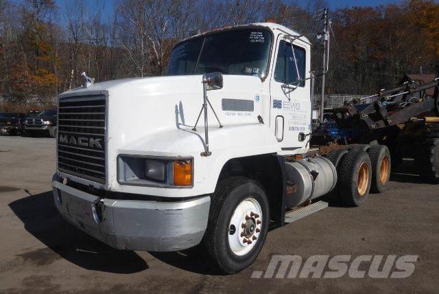 Mack CH613 Chassis Cab trucks