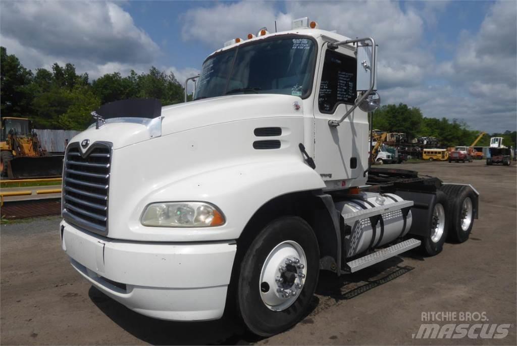 Mack CX613 Chassis Cab trucks