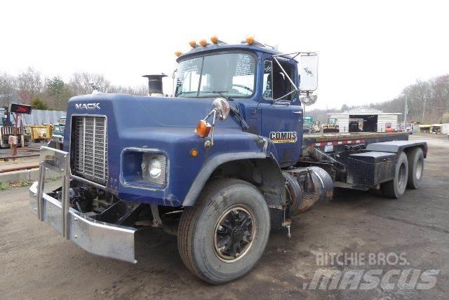 Mack RB688S Container Frame trucks