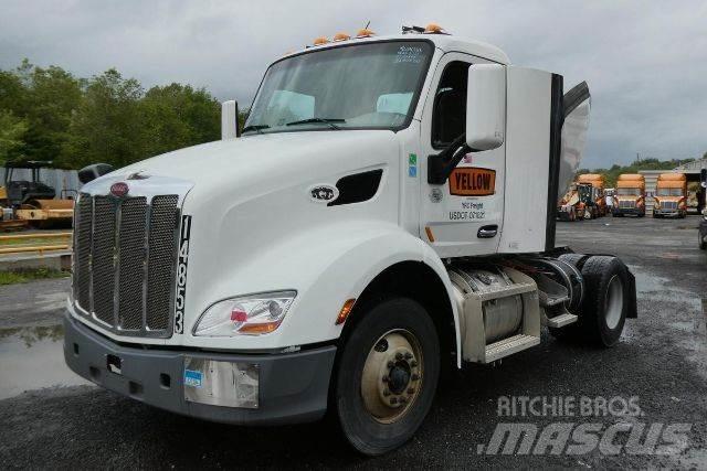 Peterbilt 579 Chassis Cab trucks