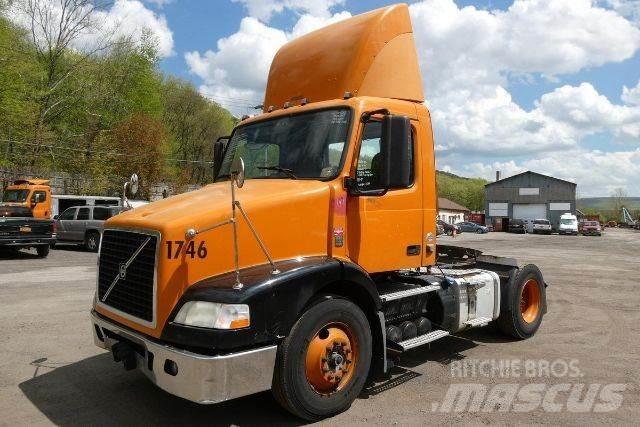 Volvo VNM42T Chassis Cab trucks