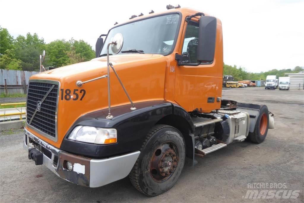 Volvo VNM42T Chassis Cab trucks