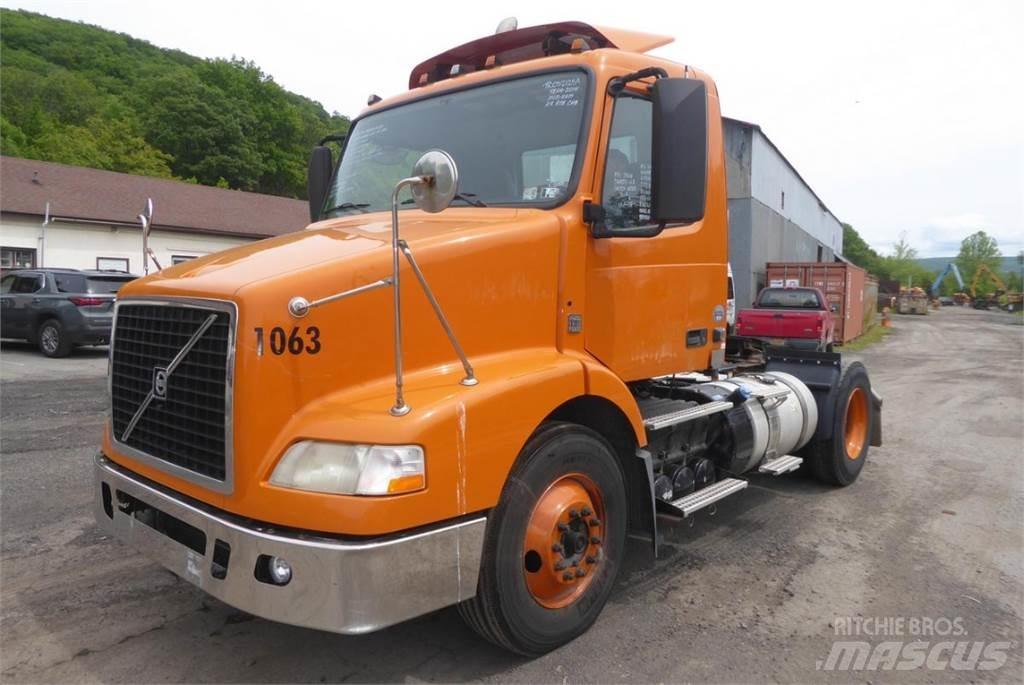 Volvo VNM42T Chassis Cab trucks
