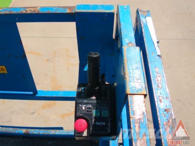 Genie GS-2669DC Articulated boom lifts