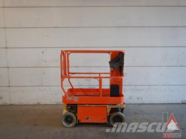 JLG 1230ES Articulated boom lifts