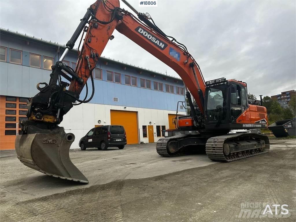 Doosan DX225LC Crawler excavators