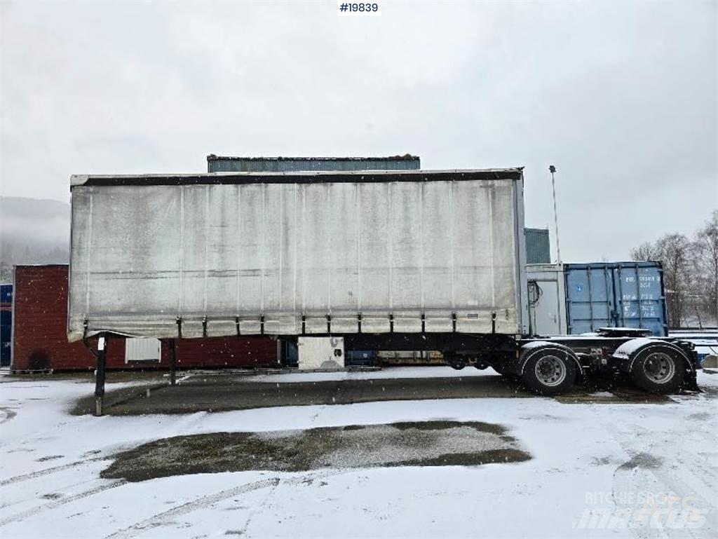 Kel-Berg chapel link Curtainsider trailers