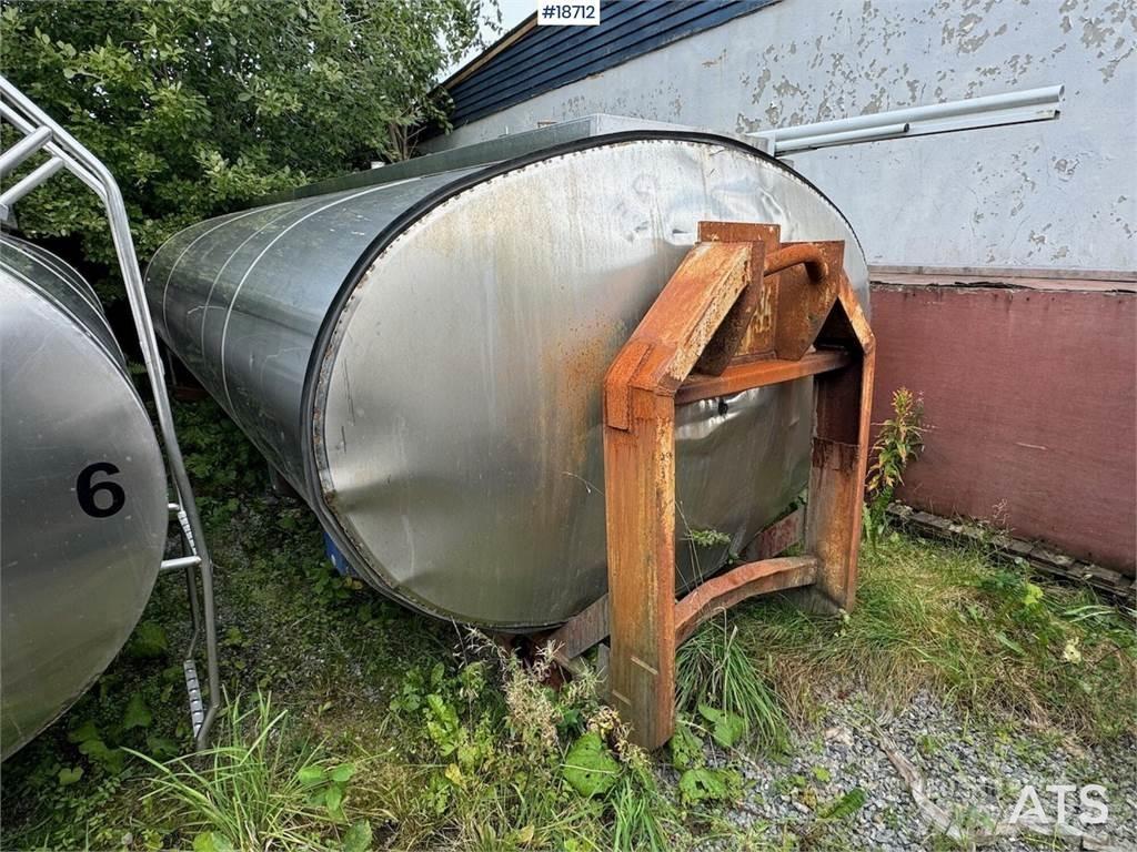  Tank on hook frame. Transportation - Others