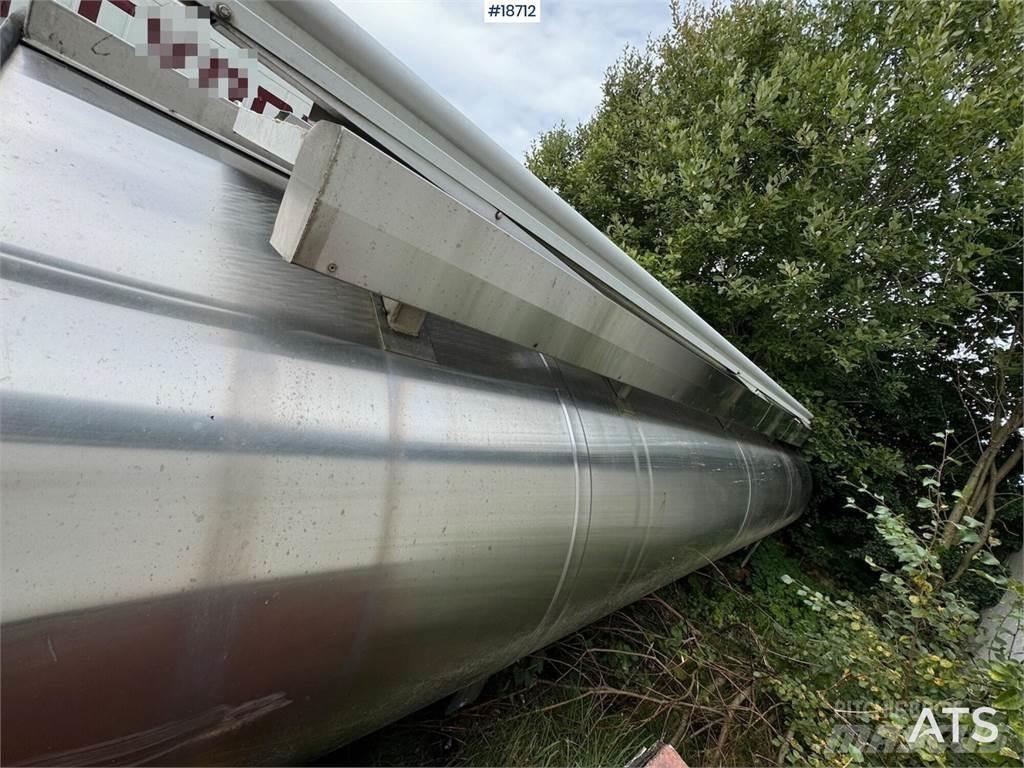  Tank on hook frame. Transportation - Others