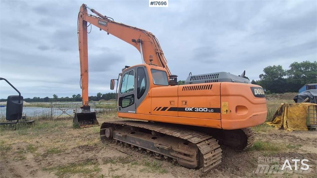 Doosan DX 300 LC Crawler excavators